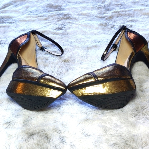 Jessica Simpson Vindie 8M Metallic Gold and Copper Ankle Strap Platform Heels - Picture 9 of 15